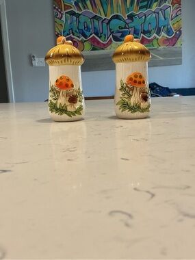 Vintage Merry Mushroom Salt And Pepper Shakers with Stoppers. 1978 Made In Japan